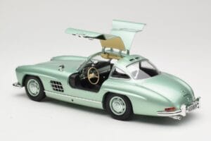 Mercedes 300 SL W198 Gullwing Light Green Metallic Minichamps 1:18 110037221 Metaal — afbeelding 5 van 8
