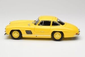 Mercedes 300 SL W198 Lichtgeel Minichamps 1:18 180039009 Metaal — afbeelding 4 van 8
