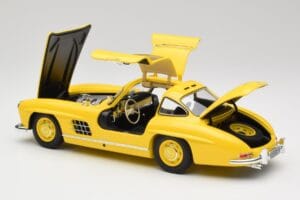 Mercedes 300 SL W198 Lichtgeel Minichamps 1:18 180039009 Metaal — afbeelding 5 van 8