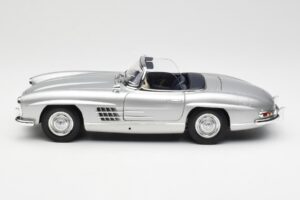 Mercedes 300 SL W198 Roadster Silver Metallic Minichamps 1:18 180039030 Metaal — afbeelding 4 van 8