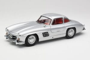 Mercedes 300 SL W198 Gullwing Zilver Metallic Minichamps 1:18 B66040379 Metaal