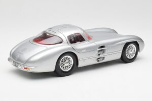 Mercedes 300 SLR Uhlenhaut Coupe Zilver Maisto 1:18 536898 Metaal — afbeelding 3 van 8