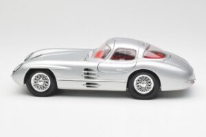 Mercedes 300 SLR Uhlenhaut Coupe Zilver Maisto 1:18 536898 Metaal — afbeelding 4 van 8