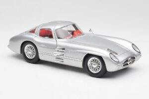 Mercedes 300 SLR Uhlenhaut Coupe Zilver Maisto 1:18 536898 Metaal — afbeelding 6 van 8