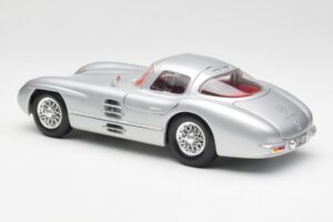 Mercedes 300 SLR Uhlenhaut Coupe Zilver Maisto 1:18 536898 Metaal — afbeelding 7 van 8