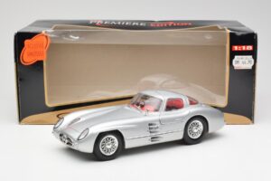 Mercedes 300 SLR Uhlenhaut Coupe Zilver Maisto 1:18 536898 Metaal — afbeelding 8 van 8