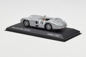 Mercedes 300 SLR #19 J.M. Fangio / S. Moss 24 Hours of Le Mans 1955 Minichamps 1:43 B66040253 Metaal — afbeelding 3 van 4