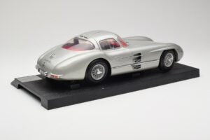 Mercedes 300 SLR Zilver Revell 1:12 08851 Metaal — afbeelding 3 van 8