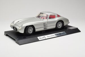 Mercedes 300 SLR Zilver Revell 1:12 08851 Metaal