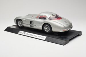 Mercedes 300 SLR Zilver Revell 1:12 08851 Metaal — afbeelding 7 van 8
