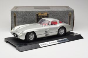 Mercedes 300 SLR Zilver Revell 1:12 08851 Metaal — afbeelding 8 van 8
