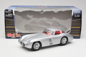 Mercedes 300 SLR Uhlenhaut Coupe Zilver Maisto 1:18 36898 Metaal — afbeelding 8 van 8