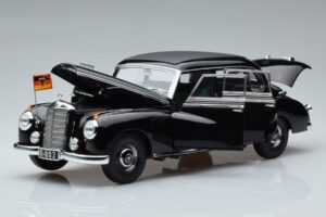 Mercedes 300 W186 Konrad Adenauer Norev 1:18 183707 Metaal — afbeelding 2 van 9