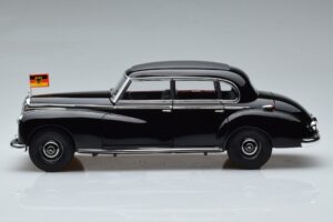 Mercedes 300 W186 Konrad Adenauer Norev 1:18 183707 Metaal — afbeelding 5 van 9