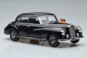 Mercedes 300 W186 Konrad Adenauer Norev 1:18 183707 Metaal — afbeelding 6 van 9