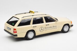 Mercedes 300D S124 T-Model Licht Ivoor Taxi Dealer Editie Norev 1:18 B66040702 Metaal — afbeelding 3 van 8