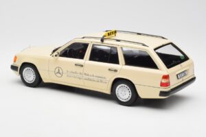 Mercedes 300D S124 T-Model Licht Ivoor Taxi Dealer Editie Norev 1:18 B66040702 Metaal — afbeelding 7 van 8