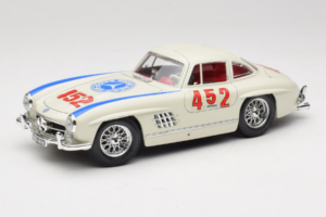 Mercedes 300SL #452 Mille Miglia 1955 Wit Bburago 1:18 3015-M2 Metaal