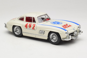 Mercedes 300SL #452 Mille Miglia 1955 Wit Bburago 1:18 3015-M2 Metaal — afbeelding 6 van 8
