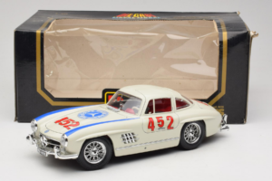Mercedes 300SL #452 Mille Miglia 1955 Wit Bburago 1:18 3015-M2 Metaal — afbeelding 8 van 8