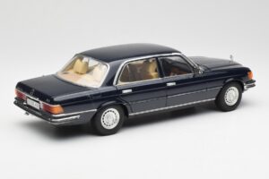Mercedes 450 SEL 6.9 W116 Donkerblauw Revell 1:18 8956 Metaal — afbeelding 3 van 8