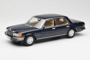 Mercedes 450 SEL 6.9 W116 Donkerblauw Revell 1:18 8956 Metaal