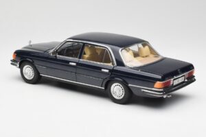 Mercedes 450 SEL 6.9 W116 Donkerblauw Revell 1:18 8956 Metaal — afbeelding 7 van 8