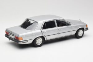 Mercedes 450 SEL 6.9 W116 Zilver Revell 1:18 8955 Metaal — afbeelding 3 van 8