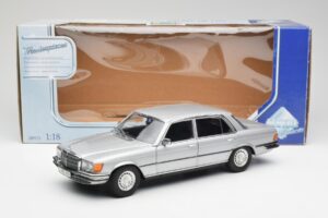 Mercedes 450 SEL 6.9 W116 Zilver Revell 1:18 8955 Metaal — afbeelding 8 van 8