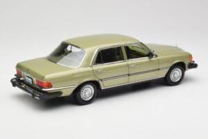 Mercedes 450 SEL W116 J.R. Ewing Dallas Zilvergroen Norev 1:18 183975 Metaal — afbeelding 5 van 8