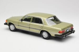 Mercedes 450 SEL W116 J.R. Ewing Dallas Zilvergroen Norev 1:18 183975 Metaal — afbeelding 6 van 8