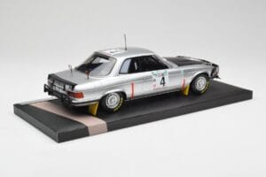 Mercedes 450 SLC 5.0 C107 #4 B. Waldegard / H. Thorszelius Rally Bandama 1979 Minichamps 1:18 107793204 Hars — afbeelding 2 van 6