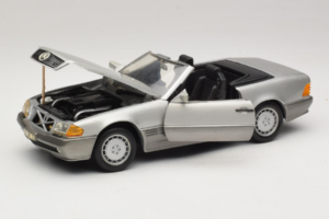 Mercedes SL 500 R129 Zilver Revell 1:18 8801-P1 Metaal — afbeelding 2 van 8