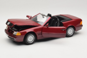 Mercedes 500 SL R129 Donkerrood Revell 1:18 8801 Metaal — afbeelding 2 van 8