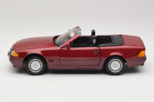 Mercedes 500 SL R129 Donkerrood Revell 1:18 8801 Metaal — afbeelding 4 van 8