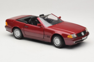 Mercedes 500 SL R129 Donkerrood Revell 1:18 8801 Metaal — afbeelding 6 van 8
