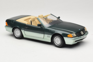 Mercedes 500 SL R129 Zilvergroen Revell 1:18 8802 Metaal — afbeelding 6 van 8