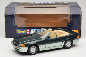 Mercedes 500 SL R129 Zilvergroen Revell 1:18 8802 Metaal — afbeelding 8 van 8