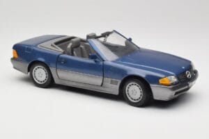 Mercedes SL 500 R129 Nautic Blue Metallic Revell 1:18 8081 Metaal — afbeelding 6 van 8