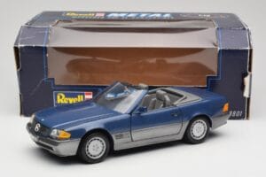 Mercedes SL 500 R129 Nautic Blue Metallic Revell 1:18 8081 Metaal — afbeelding 8 van 8