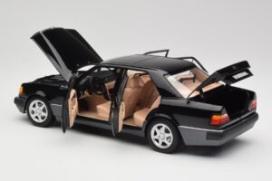 Mercedes 500E W124 Zwart Limited Edition Norev 1:18 183949 Metaal — afbeelding 5 van 12