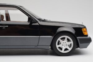 Mercedes 500E W124 Zwart Limited Edition Norev 1:18 183949 Metaal — afbeelding 8 van 12