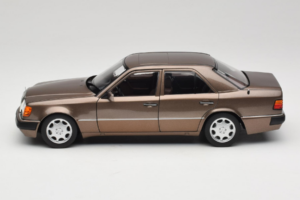 Mercedes 500E W124 Impala Metallic Norev 1:18 183954 Metaal — afbeelding 4 van 8