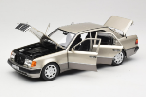 Mercedes 500E W124 Smoke Silver Dealer Editie Norev 1:18 B66040724 Metaal — afbeelding 2 van 8