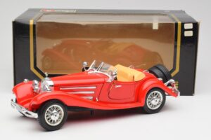 Mercedes 500K Roadster Rood Bburago 1:18 3020 Metaal — afbeelding 8 van 8
