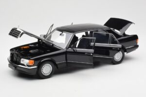 Mercedes 560 SEL W126 Zwart Dealer Editie Norev 1:18 B66040599 Metaal — afbeelding 2 van 8