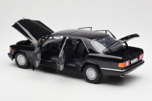 Mercedes 560 SEL W126 Zwart Dealer Editie Norev 1:18 B66040599 Metaal — afbeelding 5 van 8