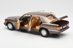 Mercedes 560 SEL W126 Impala Bruin Dealer Editie Norev 1:18 B66040646 Metaal — afbeelding 5 van 8