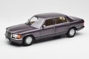 Mercedes 560 SEL W126 Paars Metallic Norev 1:18 183544 Metaal
