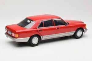 Mercedes 560 SEL W126 Rood Norev 1:18 183463 Metaal — afbeelding 3 van 8